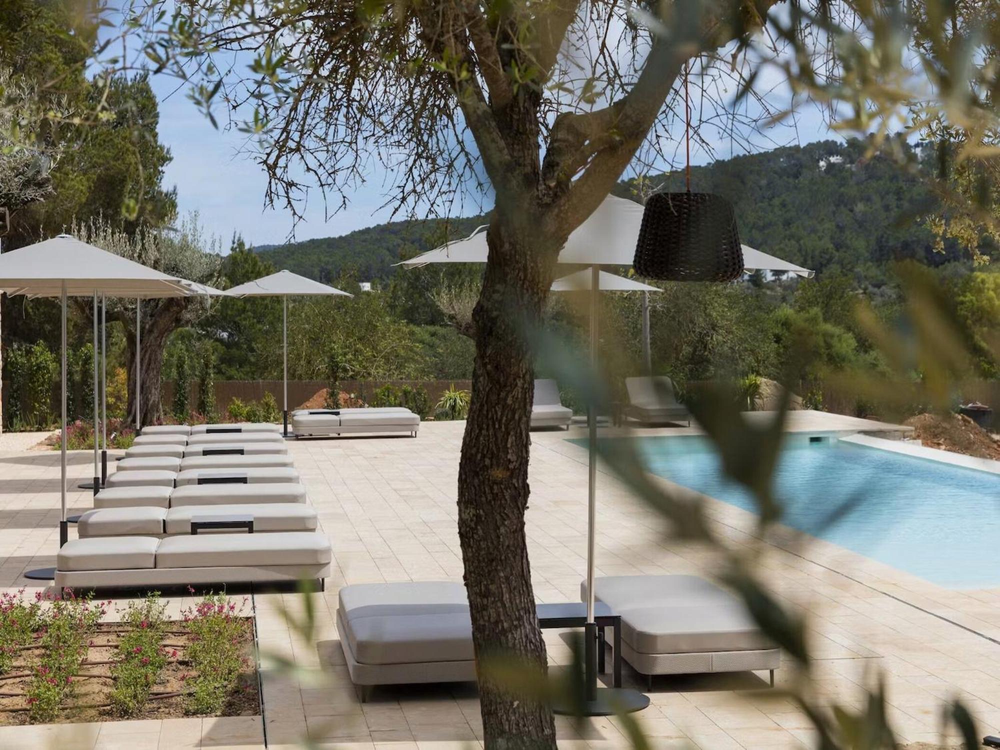 Countryside Villa With Outdoor Space Santa Eularia des Riu Buitenkant foto