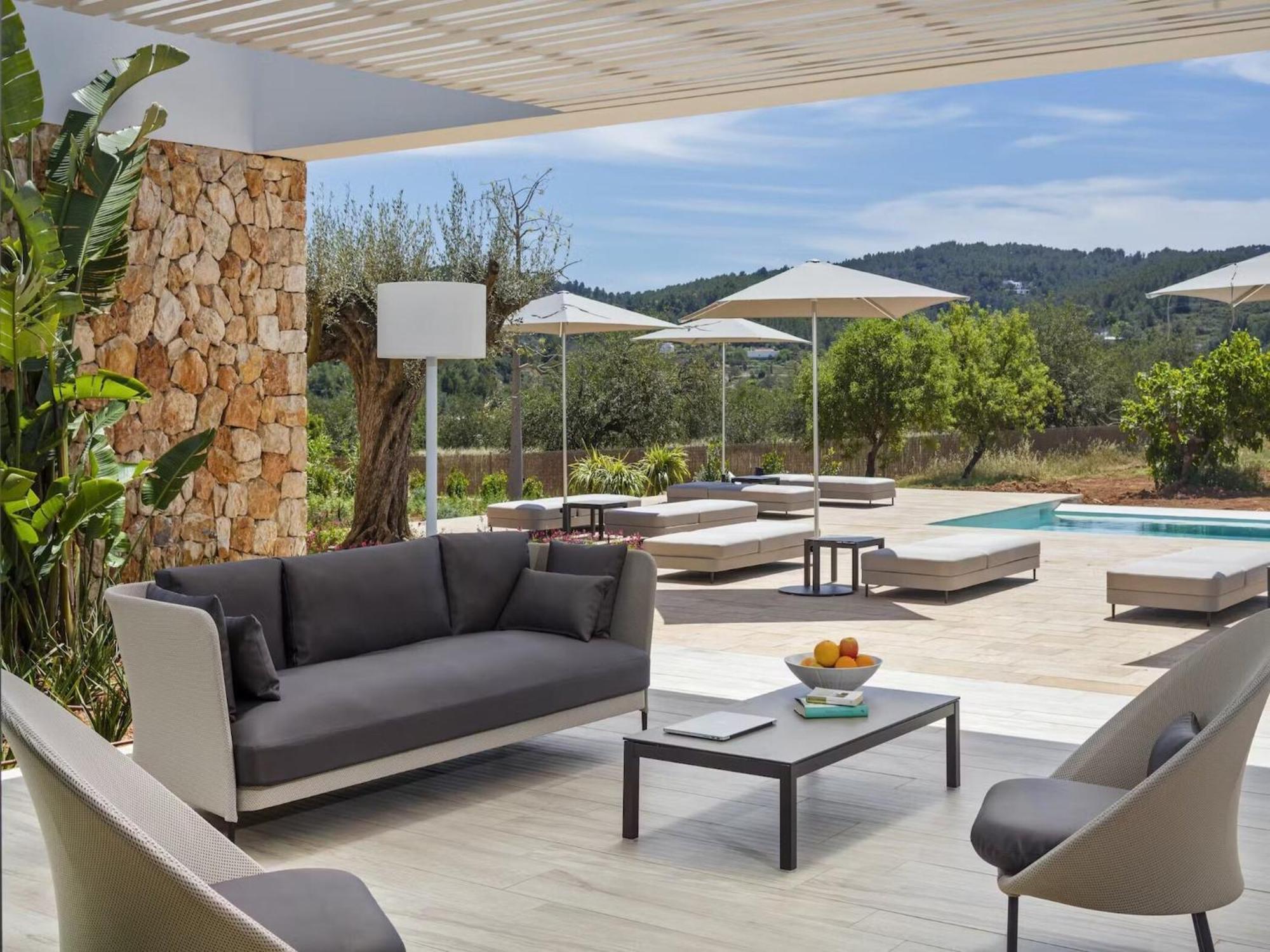 Countryside Villa With Outdoor Space Santa Eularia des Riu Buitenkant foto